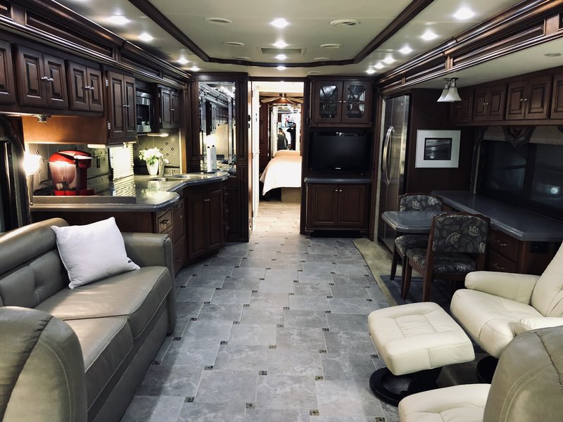 2009 Tiffin Allegro Bus 43QRP, Class A Diesel RV For Sale By Owner in