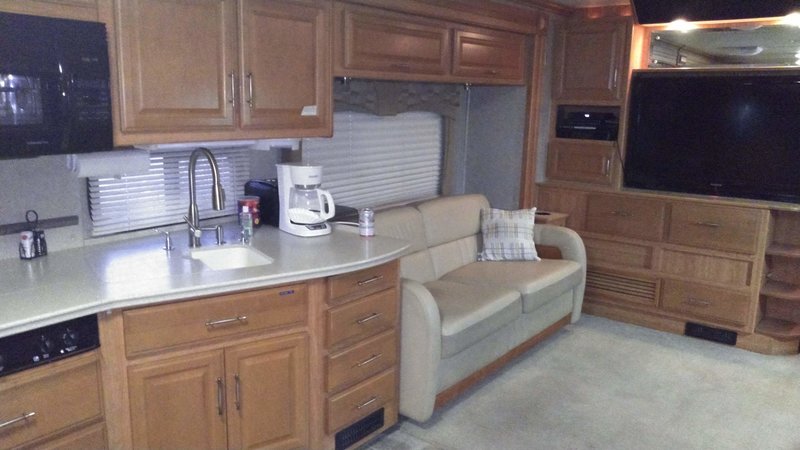 2009 Fleetwood Discovery 40X, Class A - Diesel RV For Sale By Owner in ...