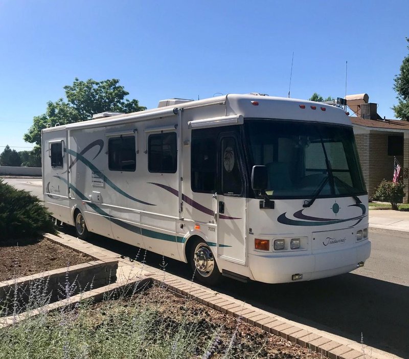 1999 National RV Tradewinds 7372, Class A Diesel RV For Sale By Owner