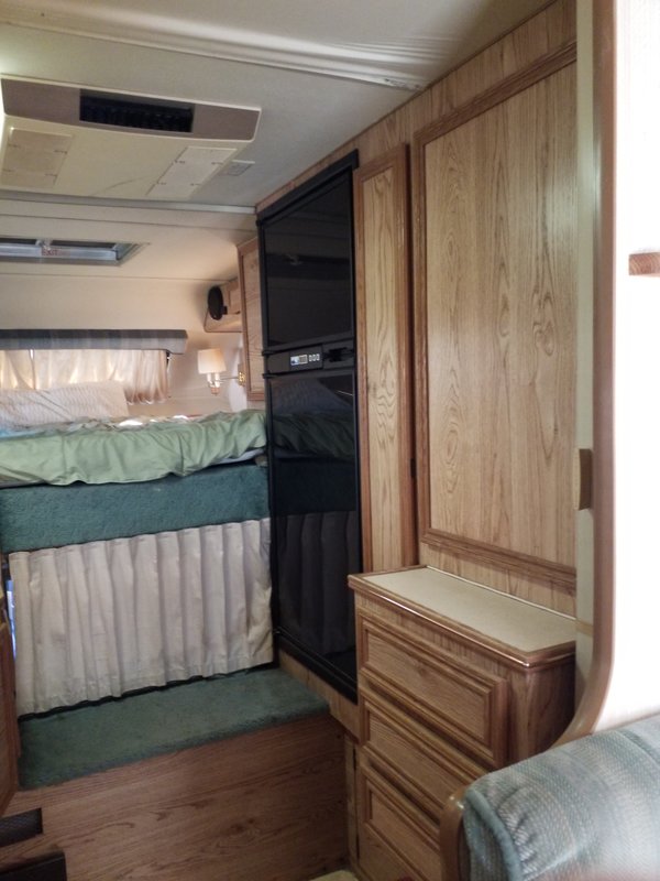 1990 Lance Longbed LC 900/11.3, Truck Campers RV For Sale By Owner in