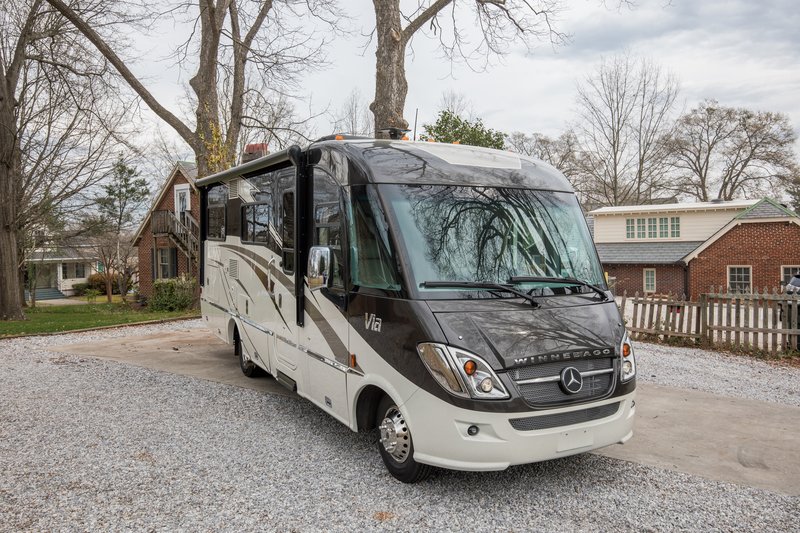 2017 Winnebago Via WMH25P, Class A Diesel RV For Sale By Owner in Greenville, South Carolina