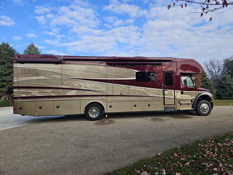 2018 Dynamax Dx3 37ts Class C Rv For Sale By Owner In New Prague