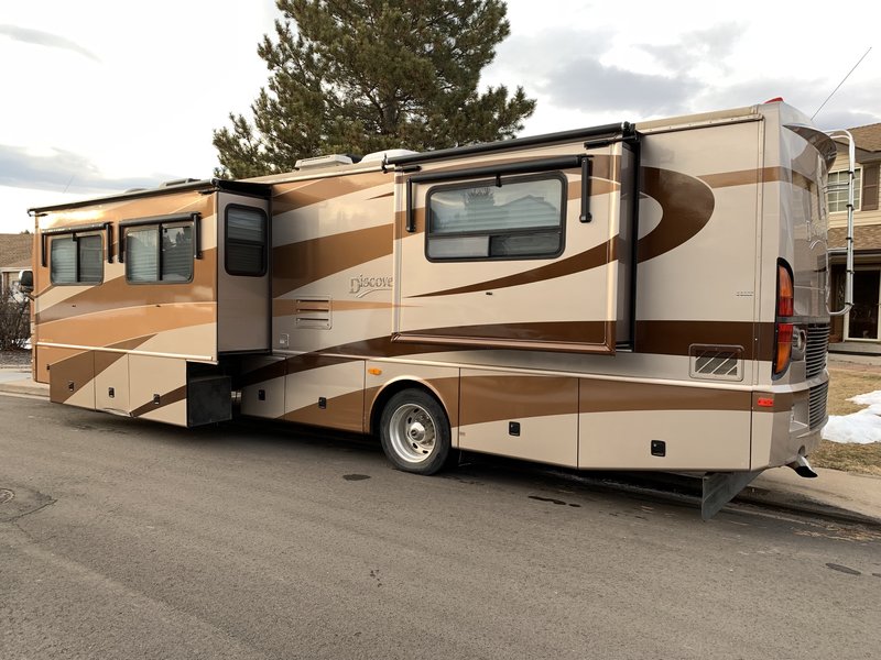 2004 Fleetwood Discovery 39S, Class A - Diesel RV For Sale By Owner in