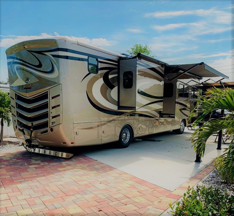 2012 Monaco Knight 40DFT, Class A - Diesel RV For Sale By Owner in