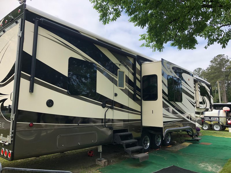 2016 DRV Full House LX450, Toy Haulers 5th Wheels RV For Sale By Owner