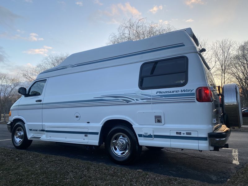 2000 Pleasure-Way Lexor TD, Class B RV For Sale In Beach Park, Illinois ...