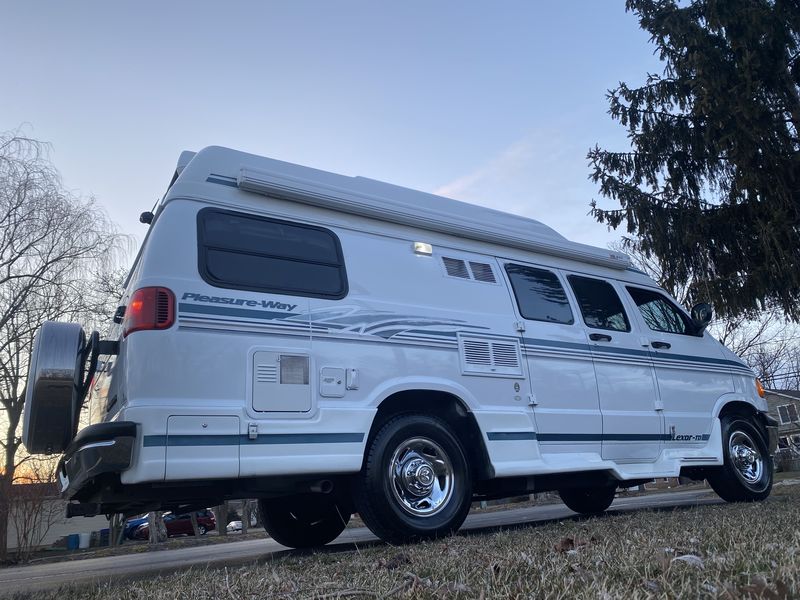 2000 Pleasure-Way Lexor TD, Class B RV For Sale In Beach Park, Illinois ...