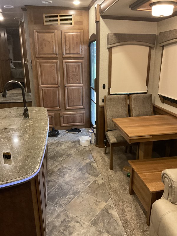 2018 Heartland Landmark 365 Oshkosh, 5th Wheels RV For Sale By Owner in