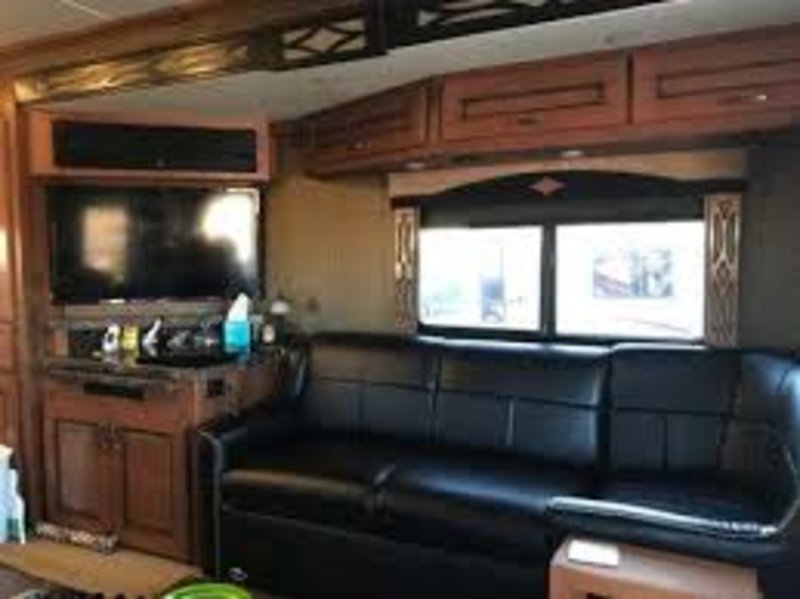 2014 Fleetwood Excursion 35B, Class A Diesel RV For Sale By Owner in