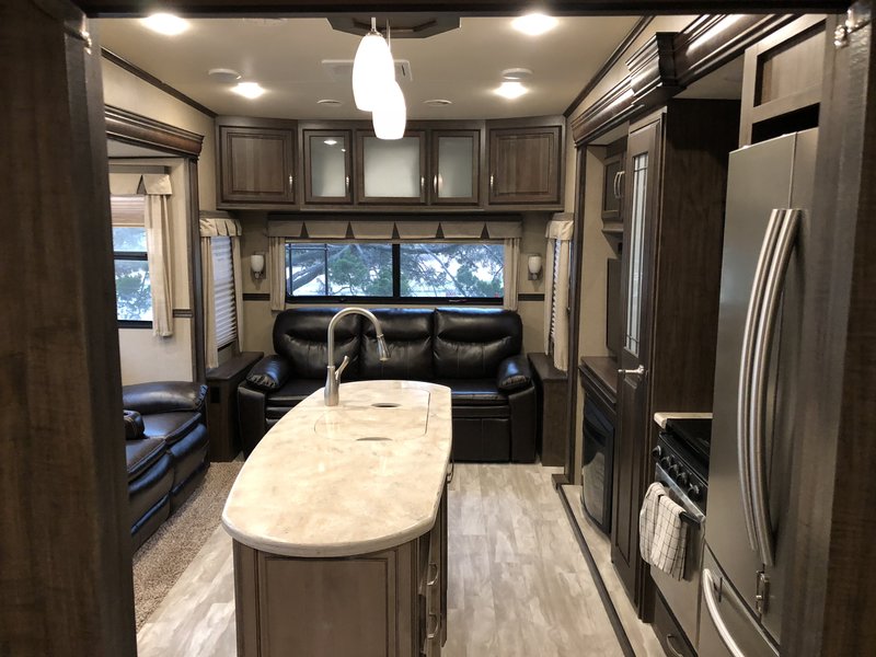 2016 Grand Design Solitude 377MB, 5th Wheels RV For Sale By Owner in