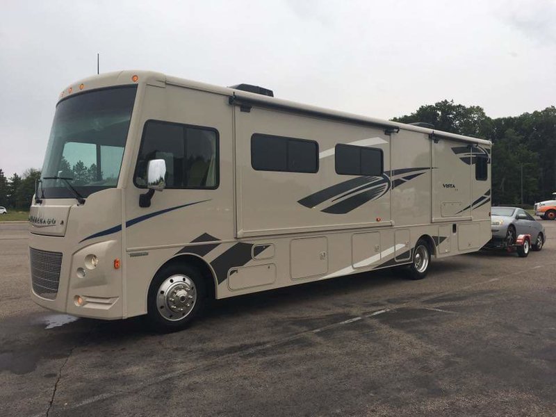 2017 Winnebago Vista LX 35B, Class A Gas RV For Sale By Owner in