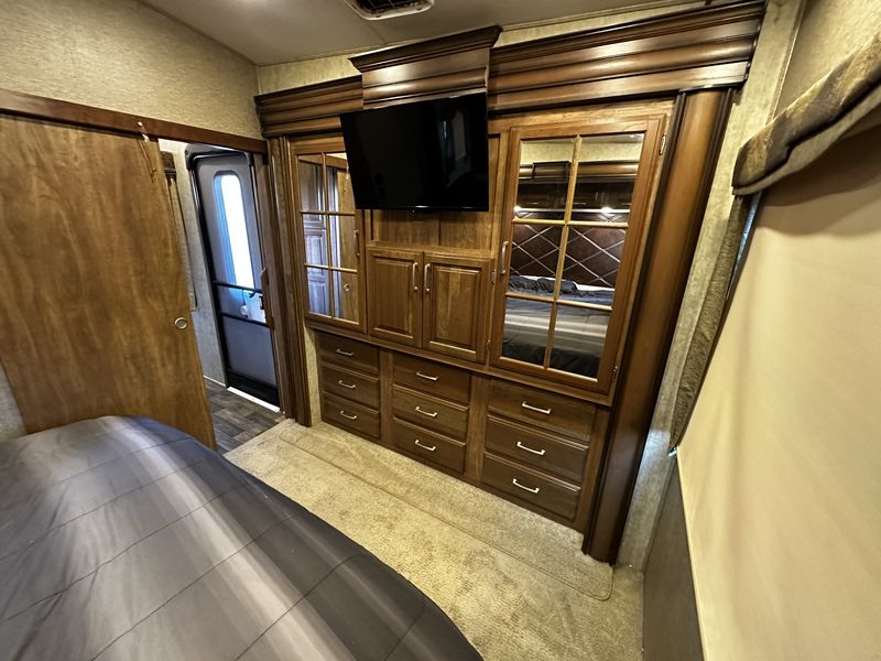 2017 Keystone Montana 3711FL, 5th Wheels RV For Sale in Red oak, Texas
