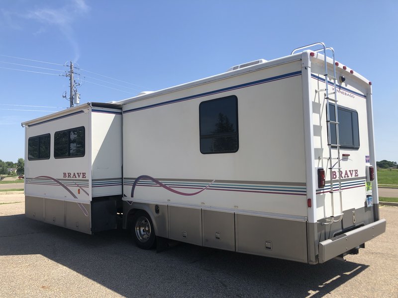 Used 2000 Winnebago Brave 33V for Sale by Owner in