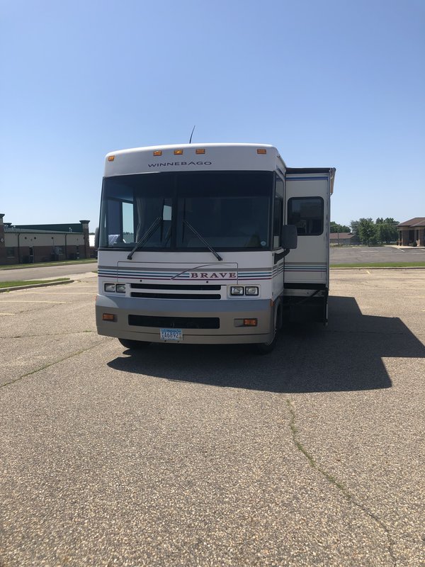 2000 Winnebago Brave 33V, Class A Gas RV For Sale By Owner in