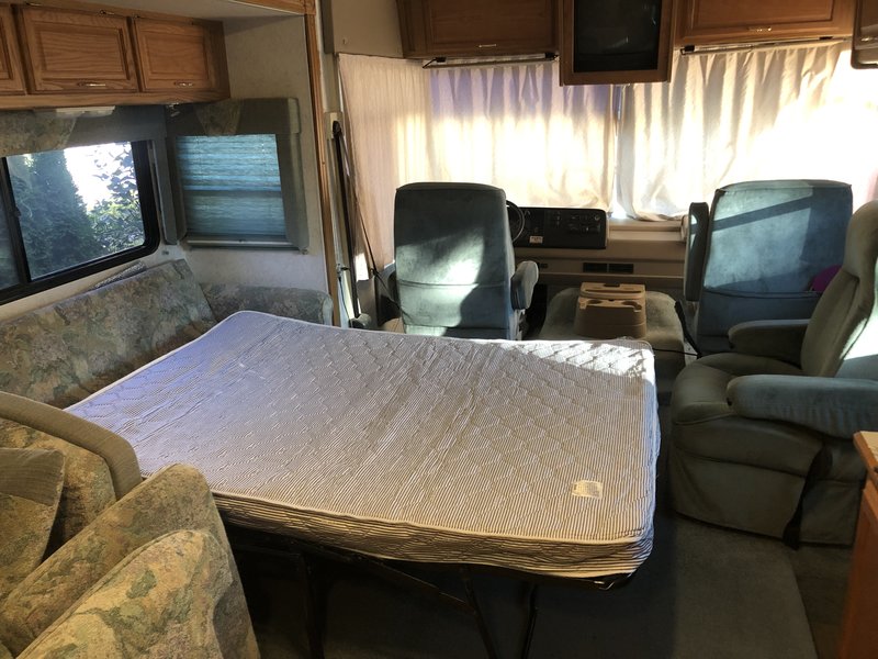 Used 2000 Winnebago Brave 33V for Sale by Owner in