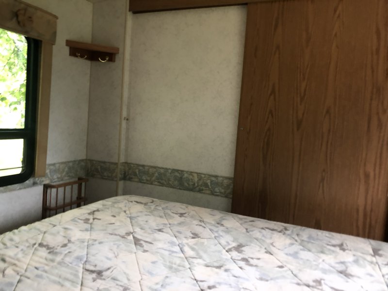 Used 2000 Winnebago Brave 33V for Sale by Owner in Owatonna, Minnesota