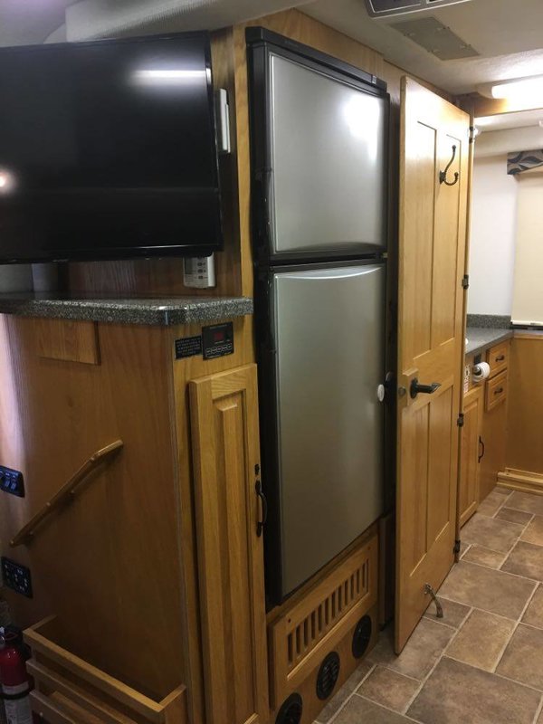 2011 Born Free Safest RV with Roll Bars Throughout / 25ft. Rear Bath