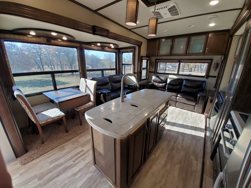 2018 Grand Design Solitude 377MBS, 5th Wheels RV For Sale By Owner in Floresville, Texas RVT
