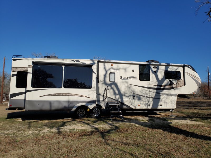 2018 Grand Design Solitude 377MBS, 5th Wheels RV For Sale By Owner in Floresville, Texas RVT