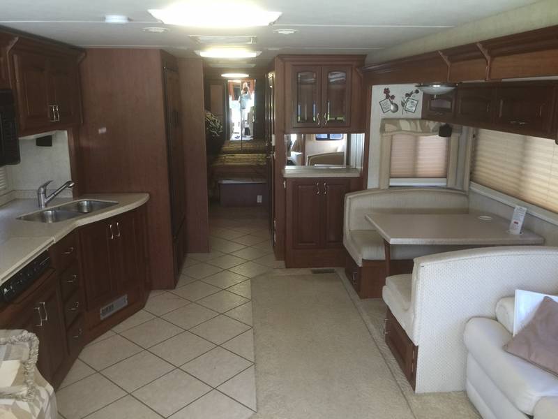 2005 Mandalay Presidio 40, Class A Diesel RV For Sale By Owner in