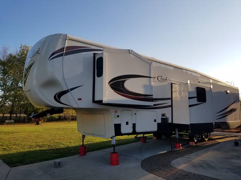 2018 Forest River Cedar Creek Silverback 37MBH, 5th Wheels RV For Sale By Owner in Charlestown 2018 Forest River Cedar Creek Silverback 37mbh