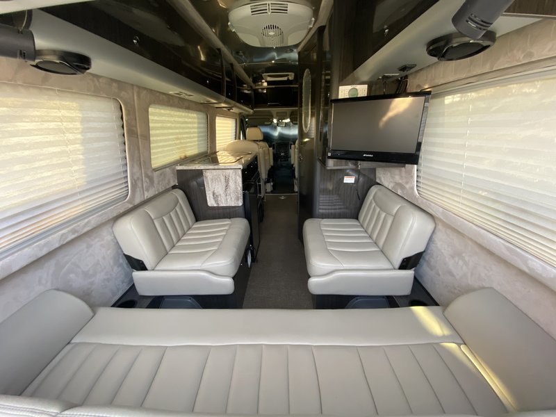 2012 Mercedes Sprinter Airstream Interstate lounge 3500, Class B RV For