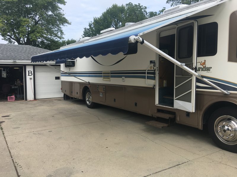 1999 Fleetwood Bounder Diesel Diesel Pusher, Class A Diesel RV For