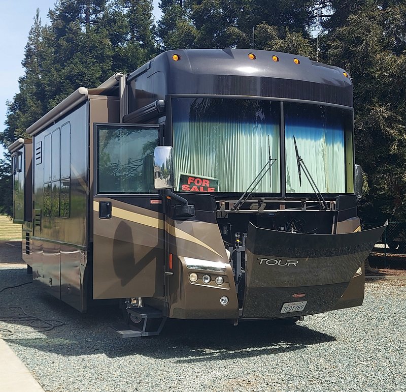 2006 Winnebago Grand Tour WKR40FD, Class A Diesel RV For Sale By