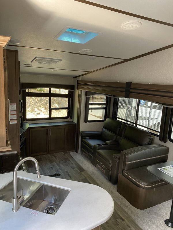 2010 Keystone Cougar 318SAB, 5th Wheels RV For Sale By Owner in Homer