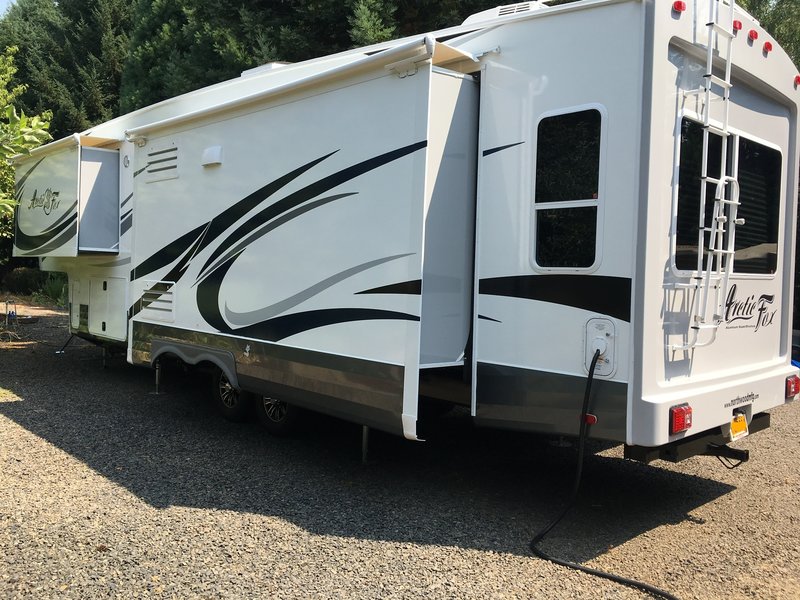 2017 Northwood Arctic Fox 35-5Z, 5th Wheels RV For Sale By Owner in