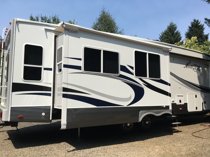 2017 Northwood Arctic Fox 35-5Z, 5th Wheels RV For Sale By Owner in