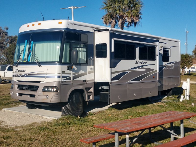 2005 winnebago adventurer