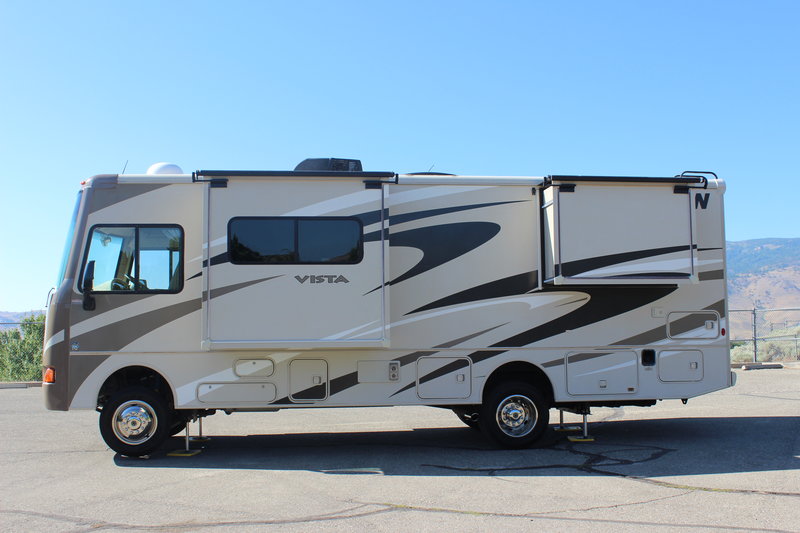 2015 Winnebago Vista 27N, Class A Gas RV For Sale By Owner in Reno