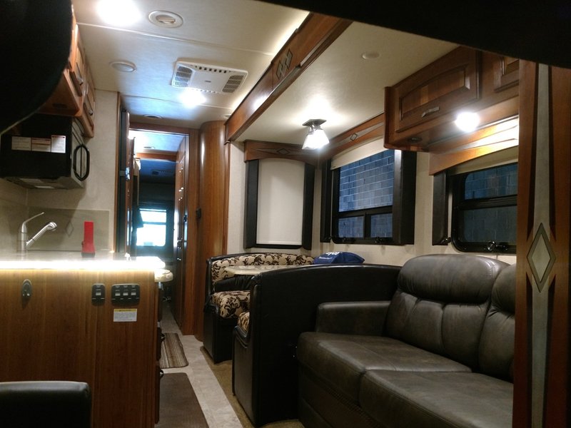 2016 Jayco Seneca 37FS, Class C RV For Sale By Owner in Archdale, North