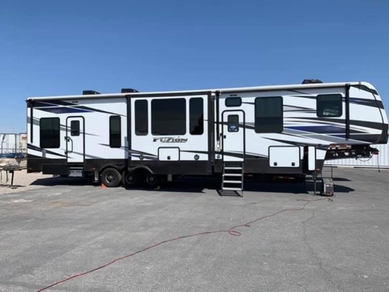 2019 Keystone Fuzion 419, Toy Haulers 5th Wheels RV For Sale By Owner
