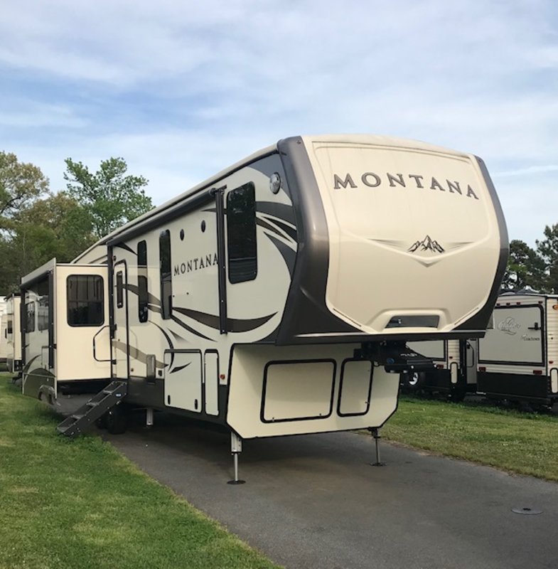 2017 Keystone Montana 3950BR, 5th Wheels RV For Sale By Owner in Greenville, South Carolina