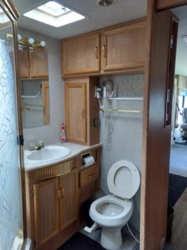 1997 National RV Dolphin 535, Class A Gas RV For Sale By Owner in