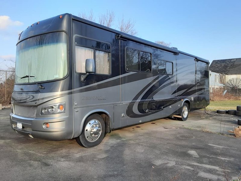 2011 Forest River 350, Class A Gas RV For Sale By Owner in
