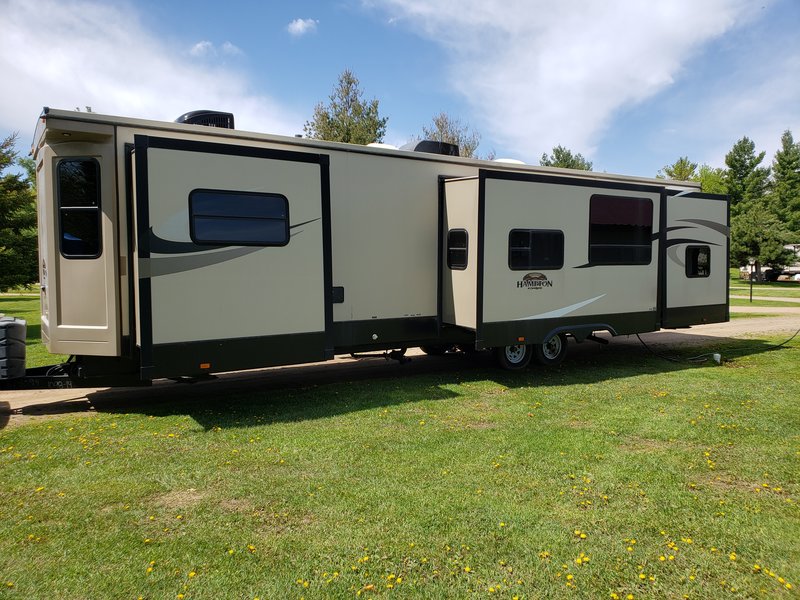 2015 CrossRoads Hampton 380QB, Travel Trailers RV For Sale By Owner in