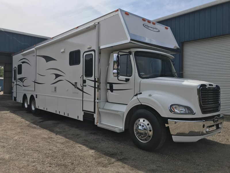 2015 Renegade Garage CLASSIC WITH, Class C RV For Sale By Owner in Moss