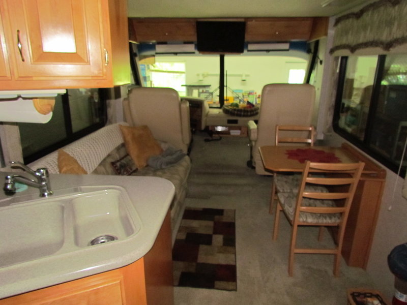 2001 Safari Trek 2480 24' EMB, Class A Gas RV For Sale By Owner in Crossville, Tennessee RVT