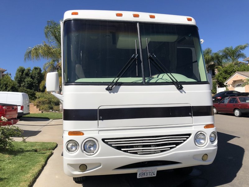 2004 Damon Challenger, Class A - Gas RV For Sale By Owner in Chula