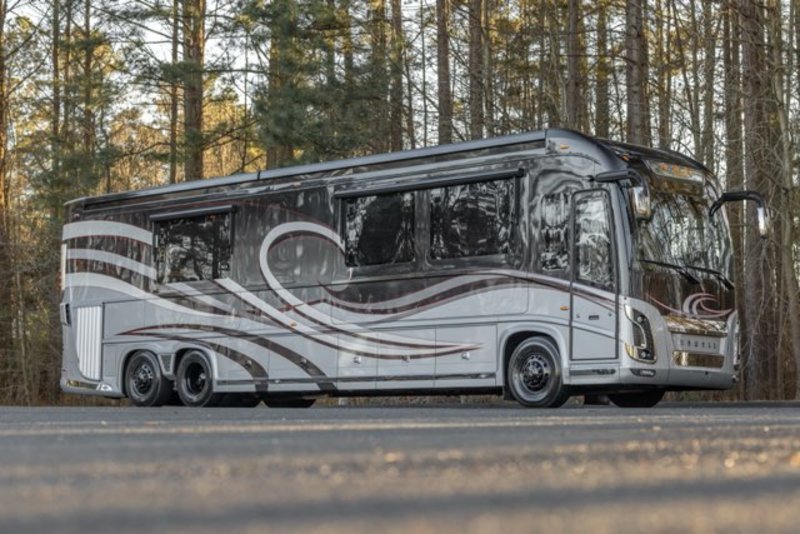 2017 Newell 2020p, Bus Conversions RV For Sale By Owner in Charlotte