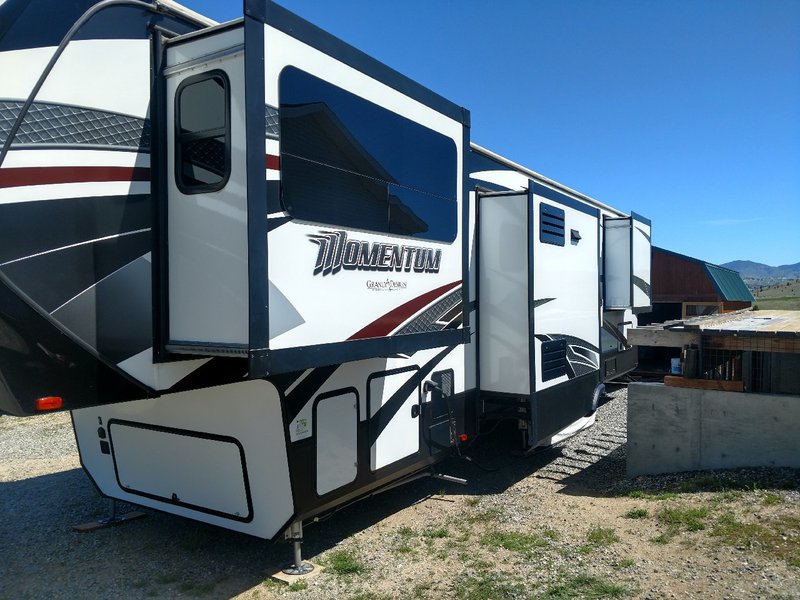 2018 Grand Design Momentum 376th, 5th Wheels RV For Sale By Owner in