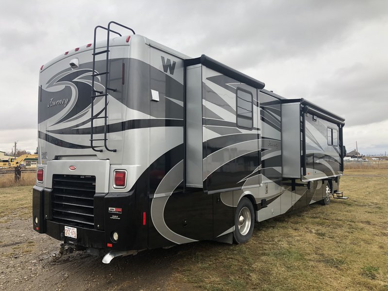 2012 Winnebago Journey 40U, Class A Diesel RV For Sale By Owner in