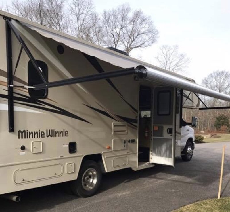 2016 Winnebago Minnie Winnie 31H, Class C RV For Sale By Owner in