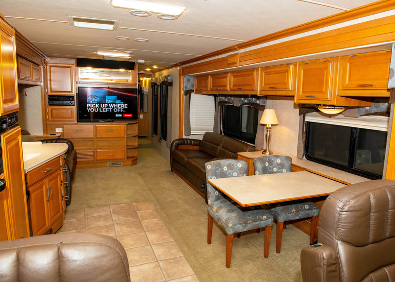 2008 Fleetwood Discovery 40X, Class A Diesel RV For Sale By Owner in