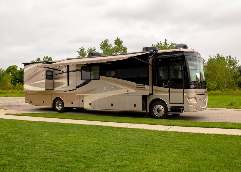 2008 Fleetwood Discovery 40X, Class A Diesel RV For Sale By Owner in