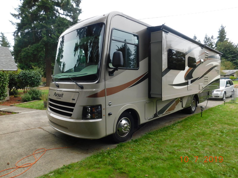 2017 Coachmen Pursuit 30FW, Class A Gas RV For Sale By Owner in