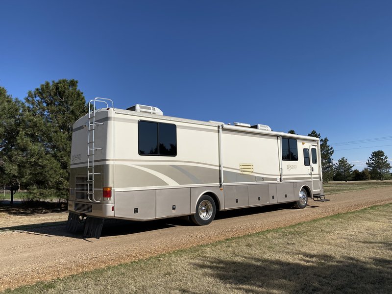1999 Fleetwood Discovery 36T, Class A - Diesel RV For Sale By Owner in 1999 Fleetwood Discovery 36t For Sale